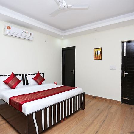 OYO 11090 Maira Homes Faridabad Extérieur photo